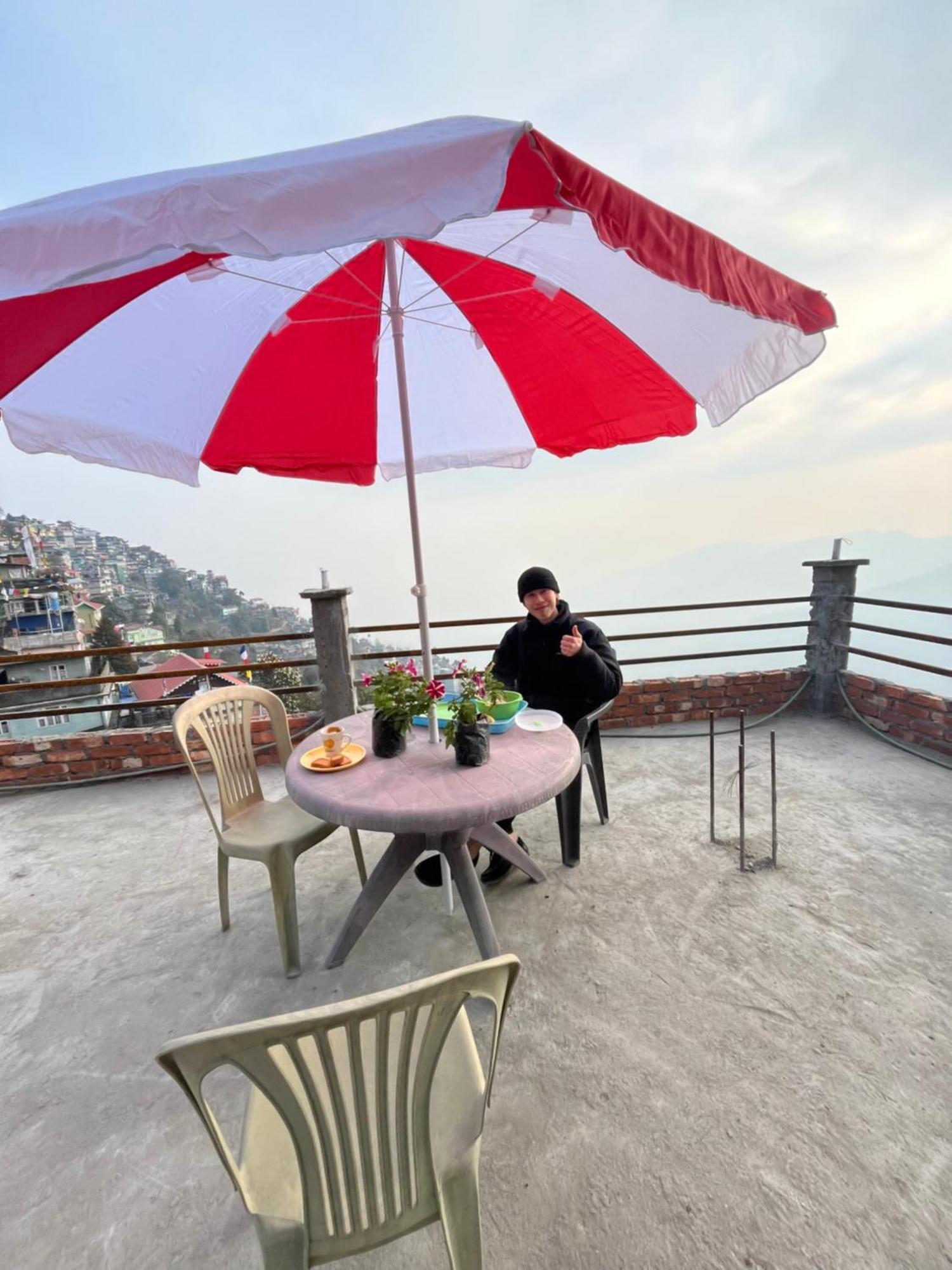 Shalom Inn Home Stay Dardzsiling Kültér fotó